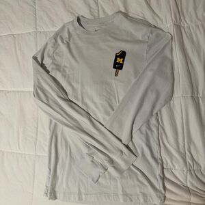 Nike Men's White and Navy T-shirt